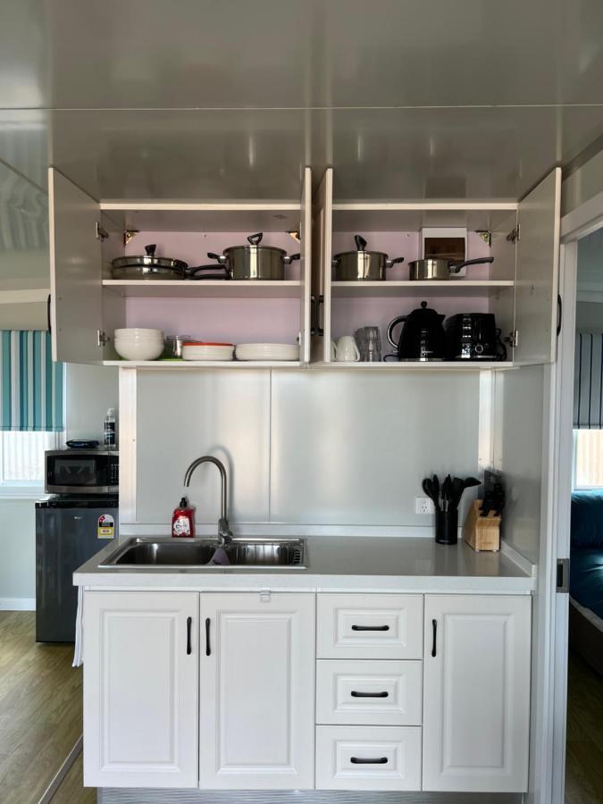 White Cliffs Self Contained Cabin Accommodation Экстерьер фото