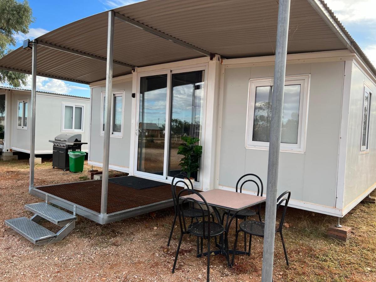 White Cliffs Self Contained Cabin Accommodation Экстерьер фото